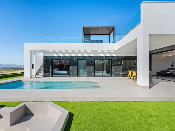 3-bedroom Detached Villa In Algorfa, Spain (122 M²)