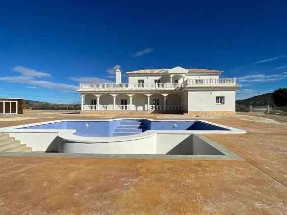 6-bedroom Detached Villa In Pinoso, Spain (270 M²)