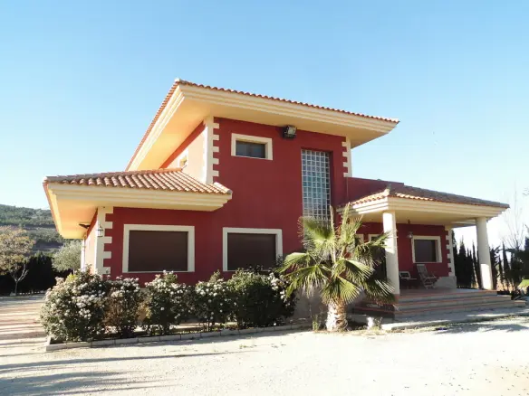 3-bedroom Detached Villa In Pinoso, Spain (211 M²)
