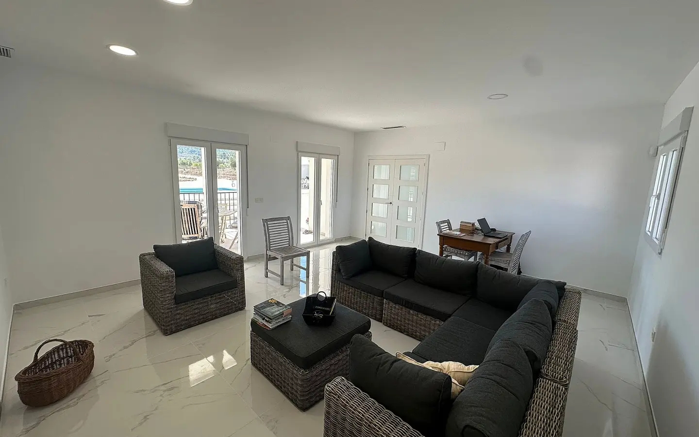 4-bedroom Detached Villa In Pinoso, Spain (180 M²)