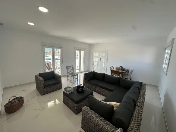4-bedroom Detached Villa In Pinoso, Spain (180 M²)