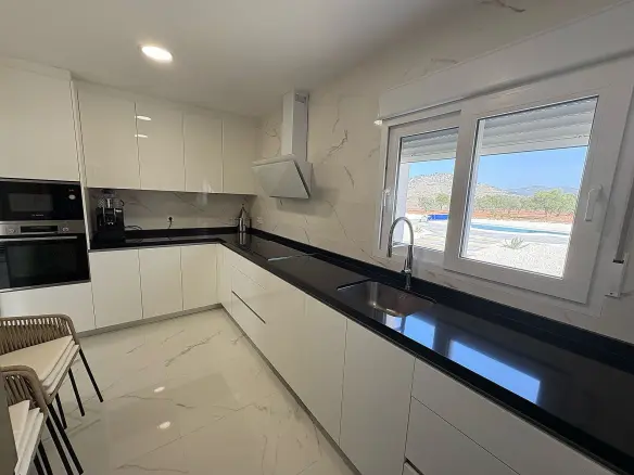 4-bedroom Detached Villa In Pinoso, Spain (180 M²)