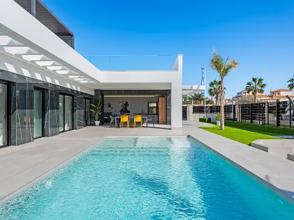 3-bedroom Detached Villa In Algorfa, Spain (122 M²)