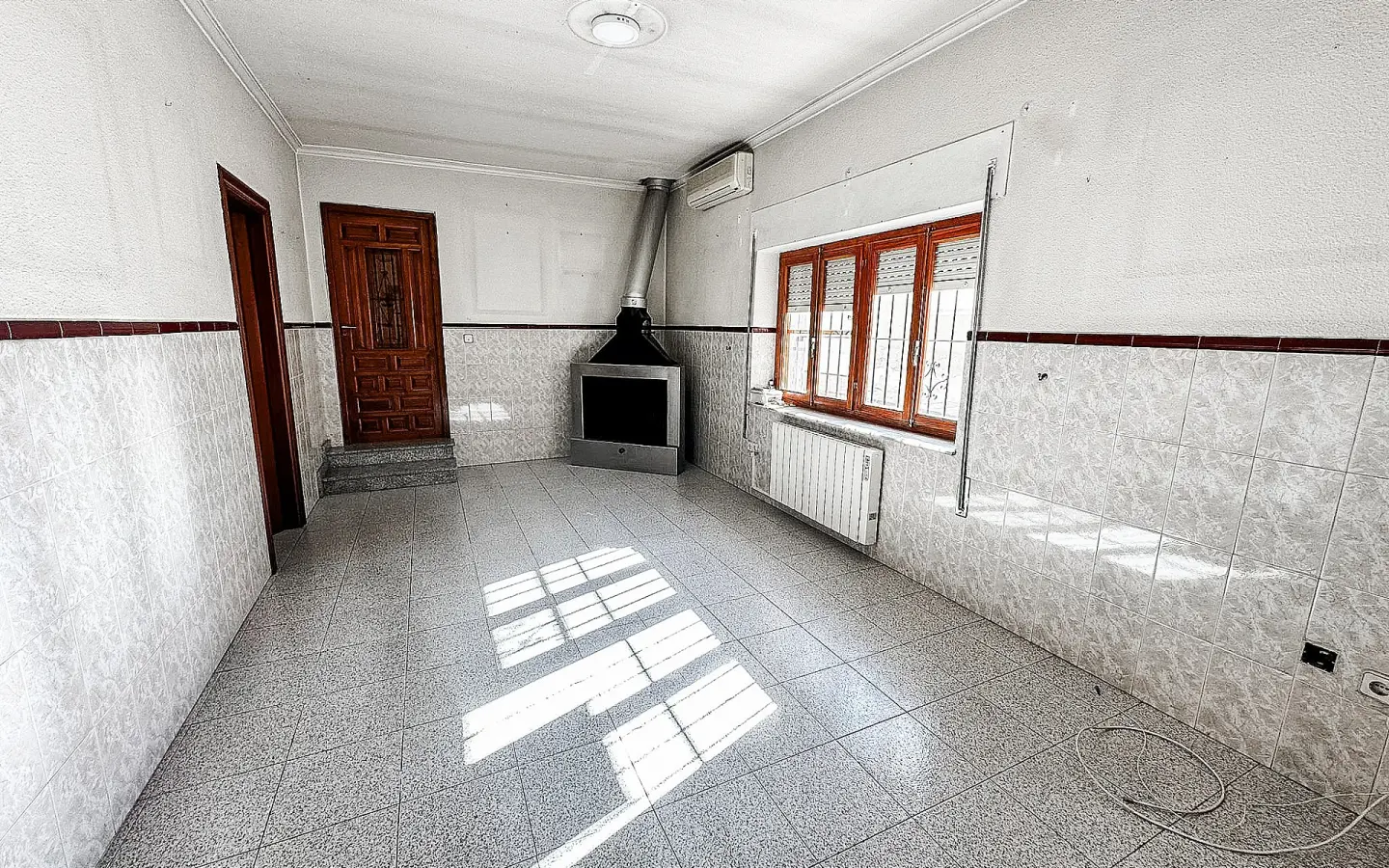 3-bedroom Townhouse In Pinoso, Spain (190 M²)