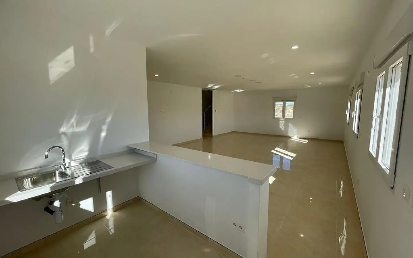 6-bedroom Detached Villa In Pinoso, Spain (270 M²)