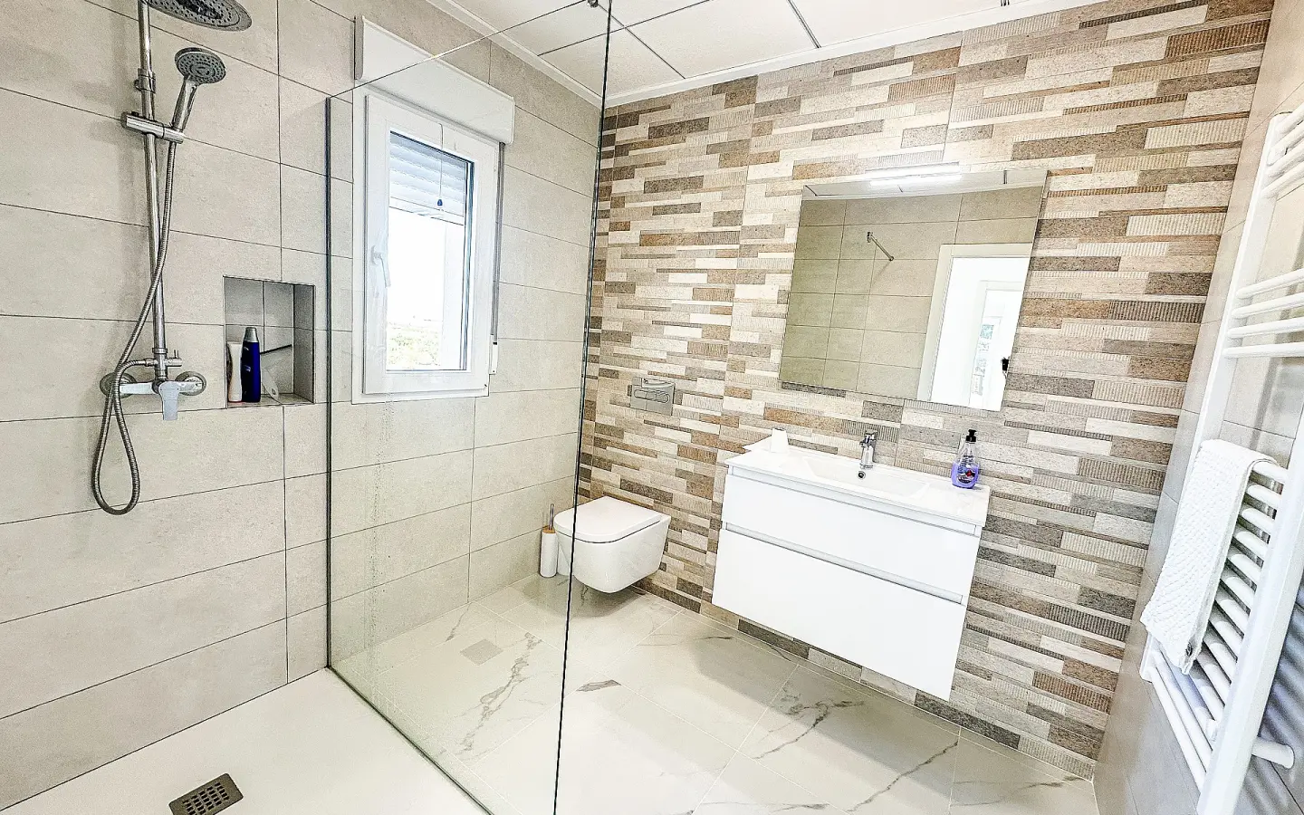 4-bedroom Detached Villa In Pinoso, Spain (180 M²)
