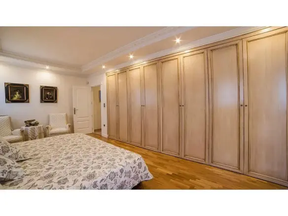 6-bedroom Detached Villa In Yecla, Spain (714 M²)