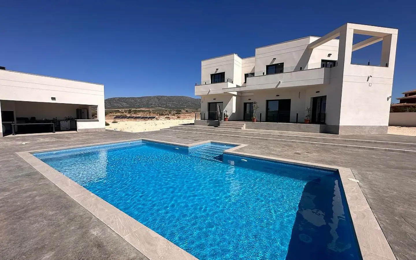 4-bedroom Detached Villa In Pinoso, Spain (180 M²)