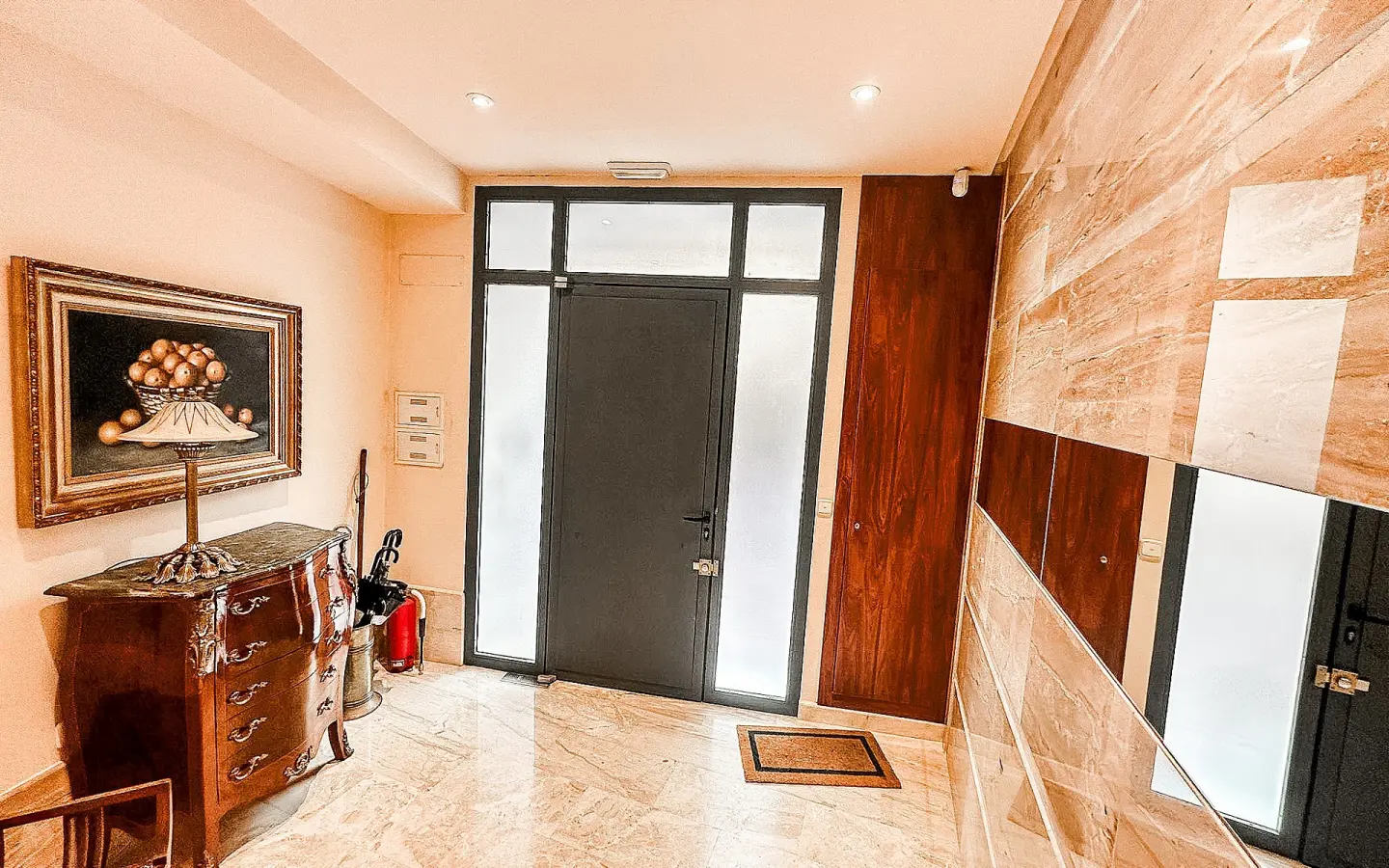 Townhouse 360 M² In Almansa, Spain