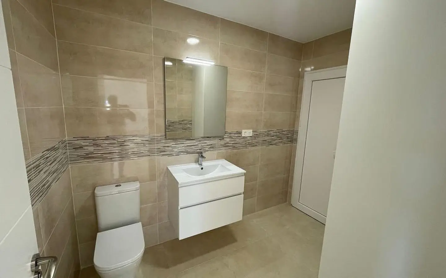 6-bedroom Detached Villa In Pinoso, Spain (270 M²)