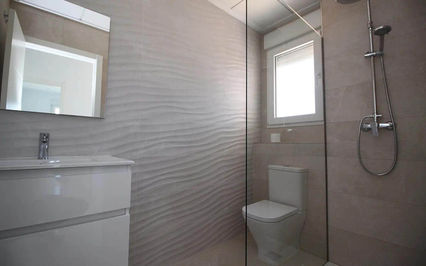 6-bedroom Detached Villa In Pinoso, Spain (245 M²)