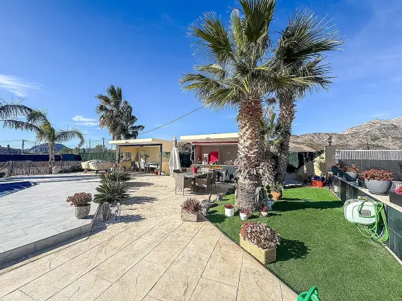 5-bedroom Detached Villa In Jijona, Spain (190 M²)