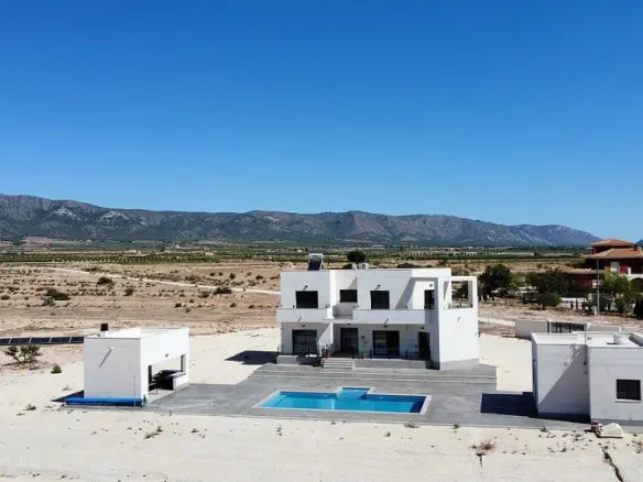 4-bedroom Detached Villa In Pinoso, Spain (165 M²)