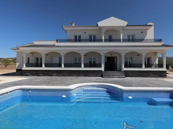 6-bedroom Detached Villa In Pinoso, Spain (245 M²)