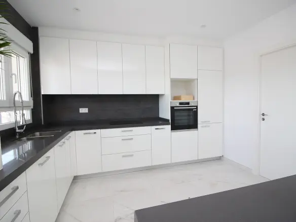 6-bedroom Detached Villa In Pinoso, Spain (245 M²)