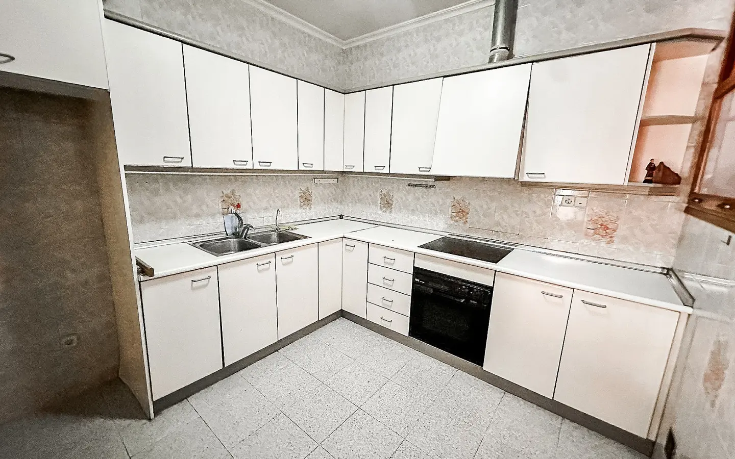 3-bedroom Townhouse In Pinoso, Spain (190 M²)