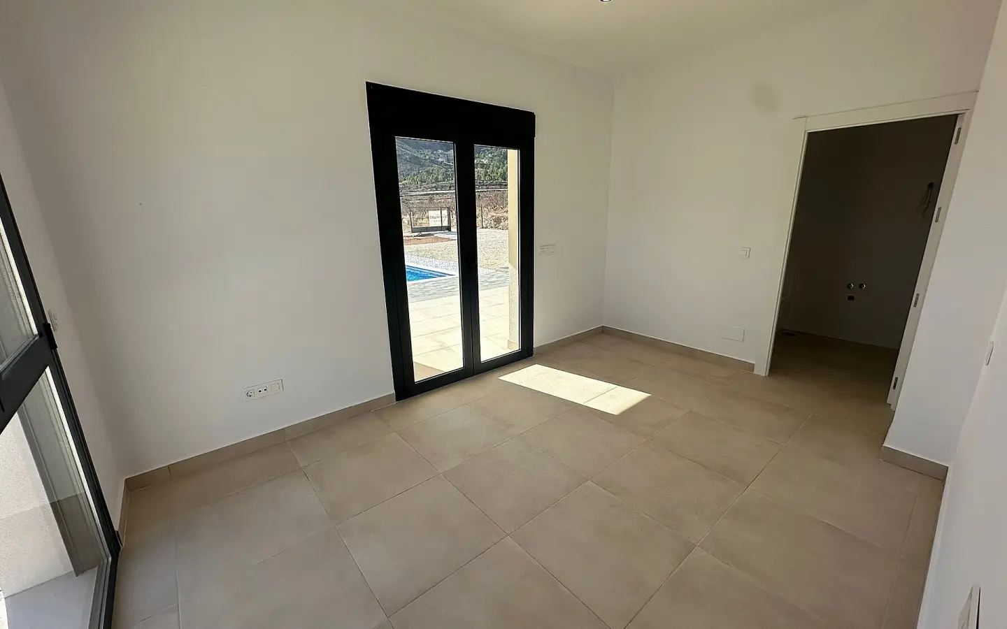 3-bedroom Detached Villa In El Cantón, Spain (190 M²)
