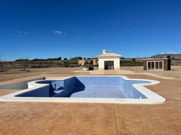 6-bedroom Detached Villa In Pinoso, Spain (270 M²)