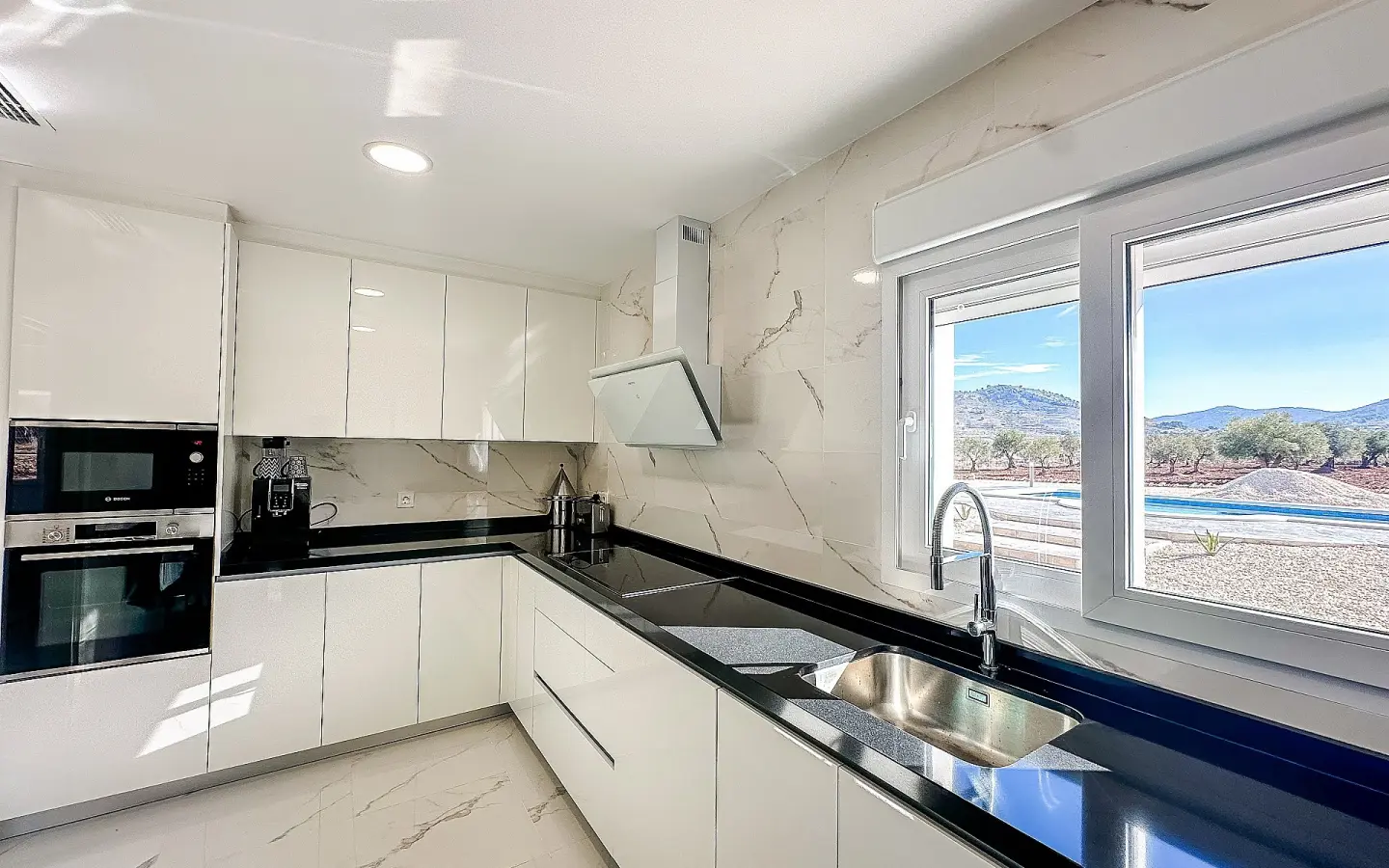 4-bedroom Detached Villa In Pinoso, Spain (180 M²)