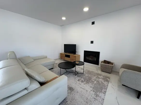 4-bedroom Detached Villa In Pinoso, Spain (180 M²)