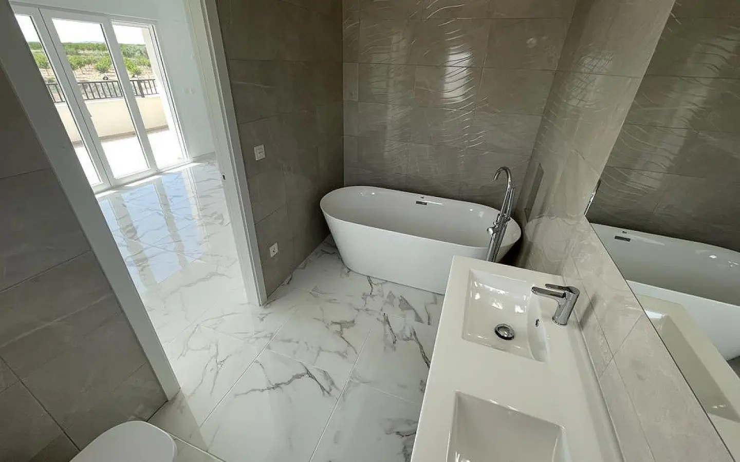 4-bedroom Detached Villa In Pinoso, Spain (225 M²)