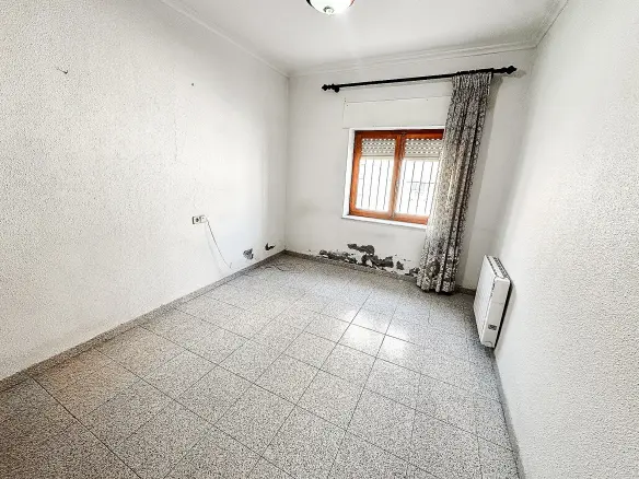 3-bedroom Townhouse In Pinoso, Spain (190 M²)