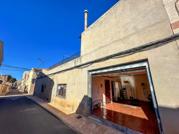3-bedroom Townhouse In Pinoso, Spain (190 M²)