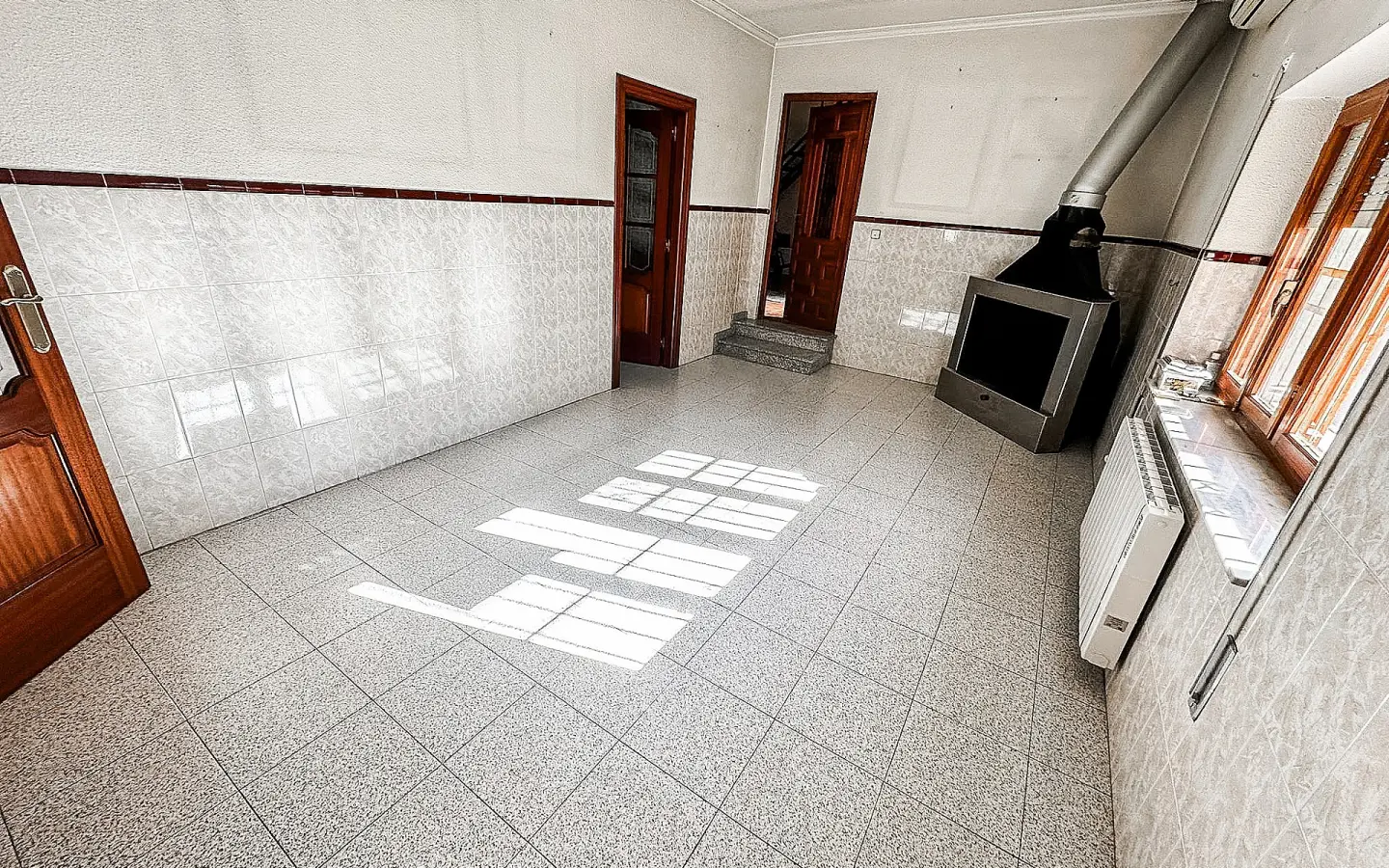 3-bedroom Townhouse In Pinoso, Spain (190 M²)