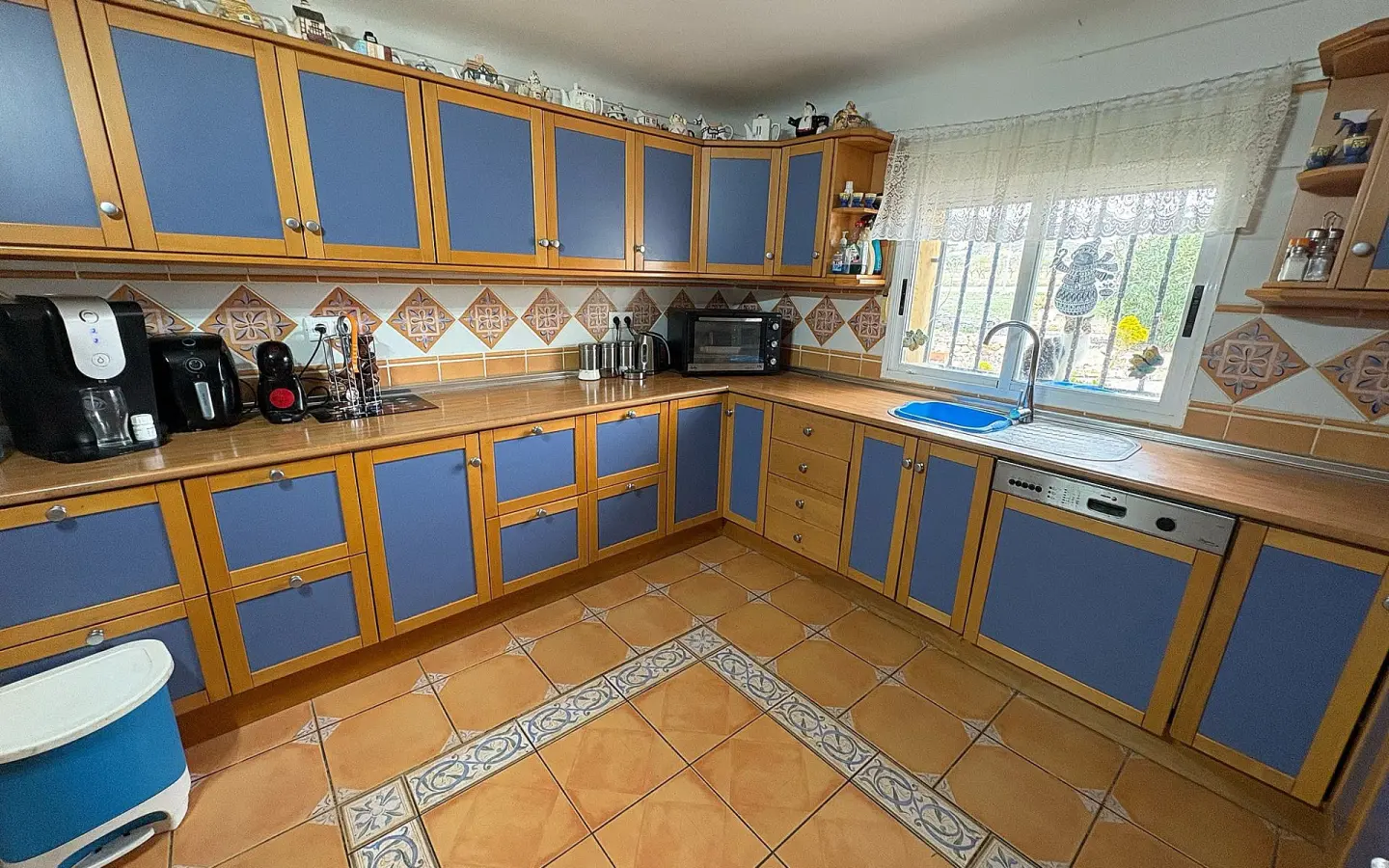 7-bedroom Country House In Cañada Del Trigo, Spain (400 M²)