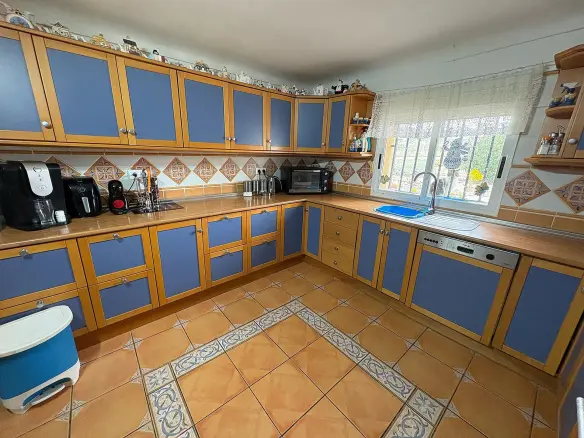 7-bedroom Country House In Cañada Del Trigo, Spain (400 M²)