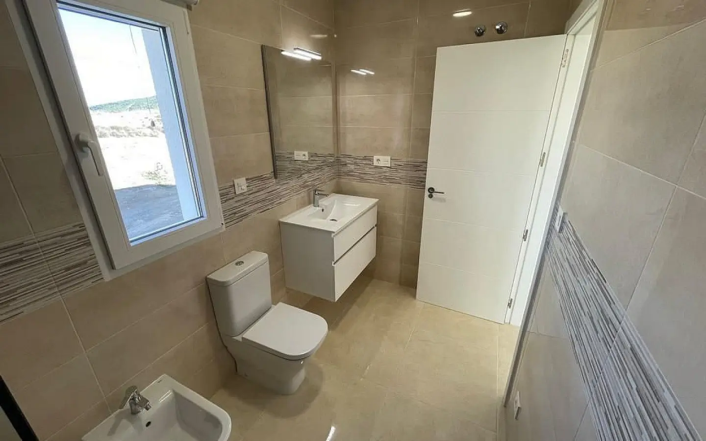 6-bedroom Detached Villa In Pinoso, Spain (270 M²)