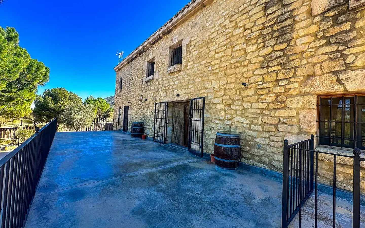 9-bedroom Detached Villa In Biar, Spain (500 M²)