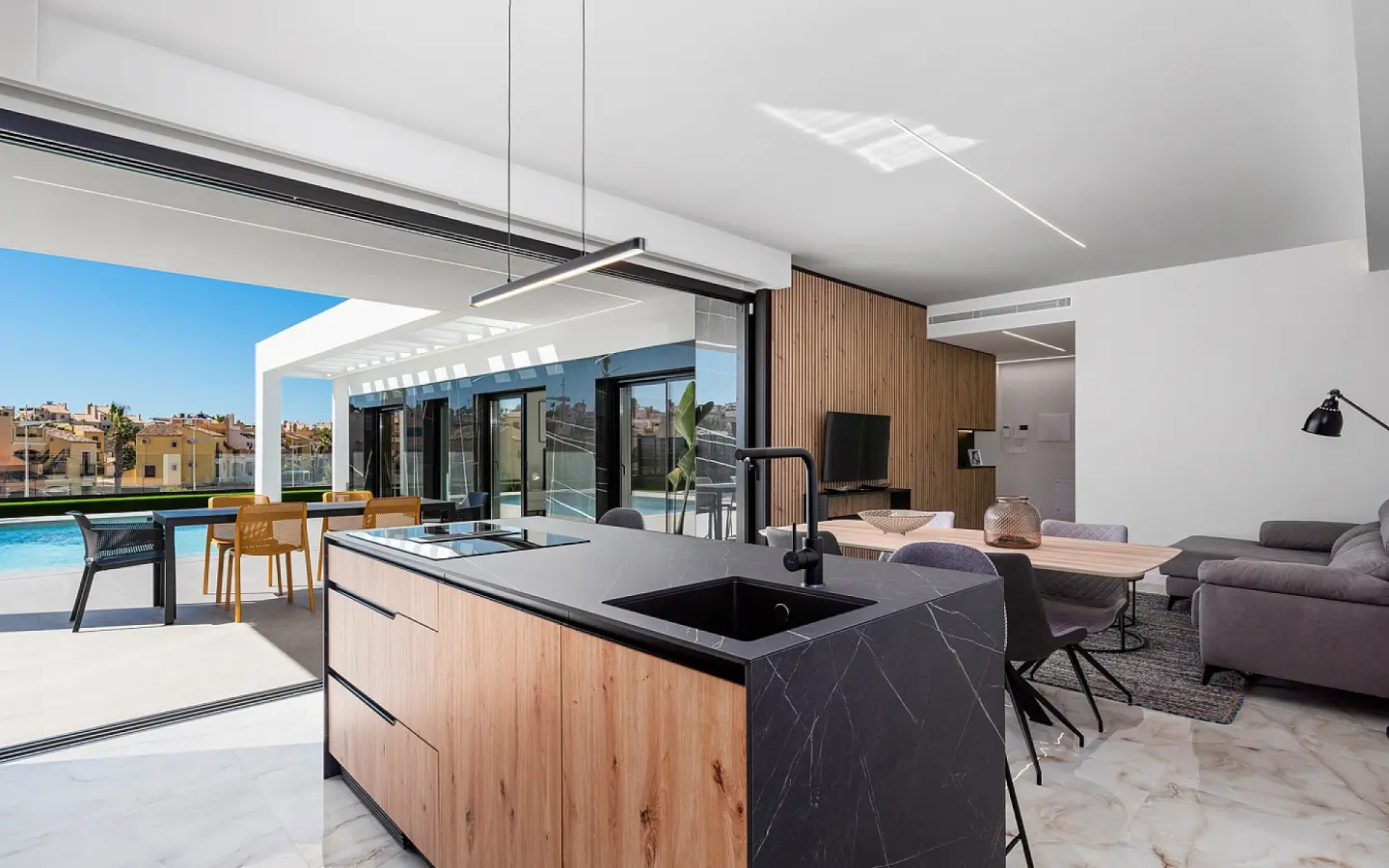 3-bedroom Detached Villa In Algorfa, Spain (122 M²)