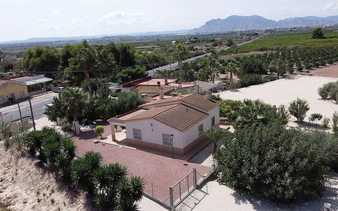 3-bedroom Detached Villa In Crevillente, Spain (250 M²)