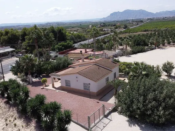 3-bedroom Detached Villa In Crevillente, Spain (250 M²)