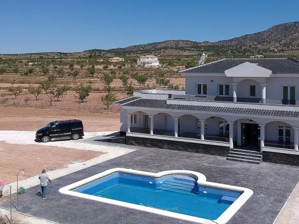 4-bedroom Detached Villa In Pinoso, Spain (150 M²)