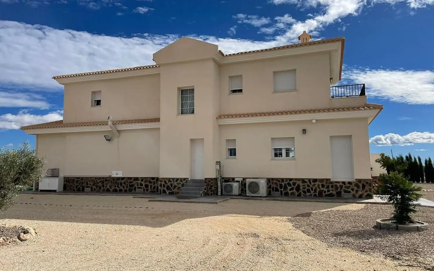 4-bedroom Detached Villa In Pinoso, Spain (270 M²)