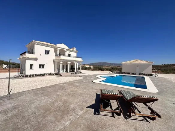 4-bedroom Detached Villa In Pinoso, Spain (180 M²)
