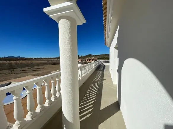 6-bedroom Detached Villa In Pinoso, Spain (270 M²)