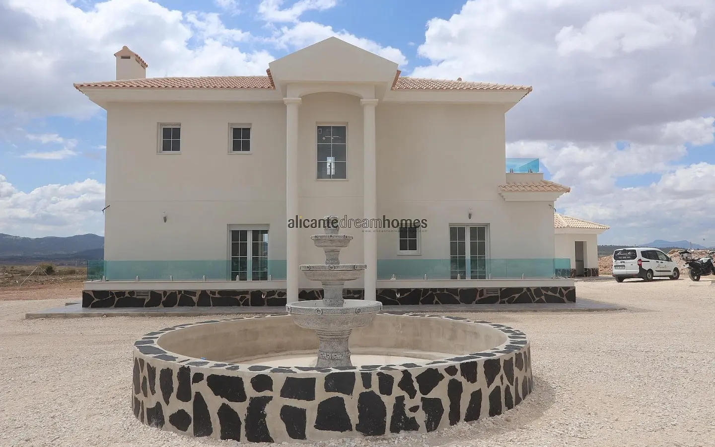4-bedroom Detached Villa In Pinoso, Spain (212 M²)
