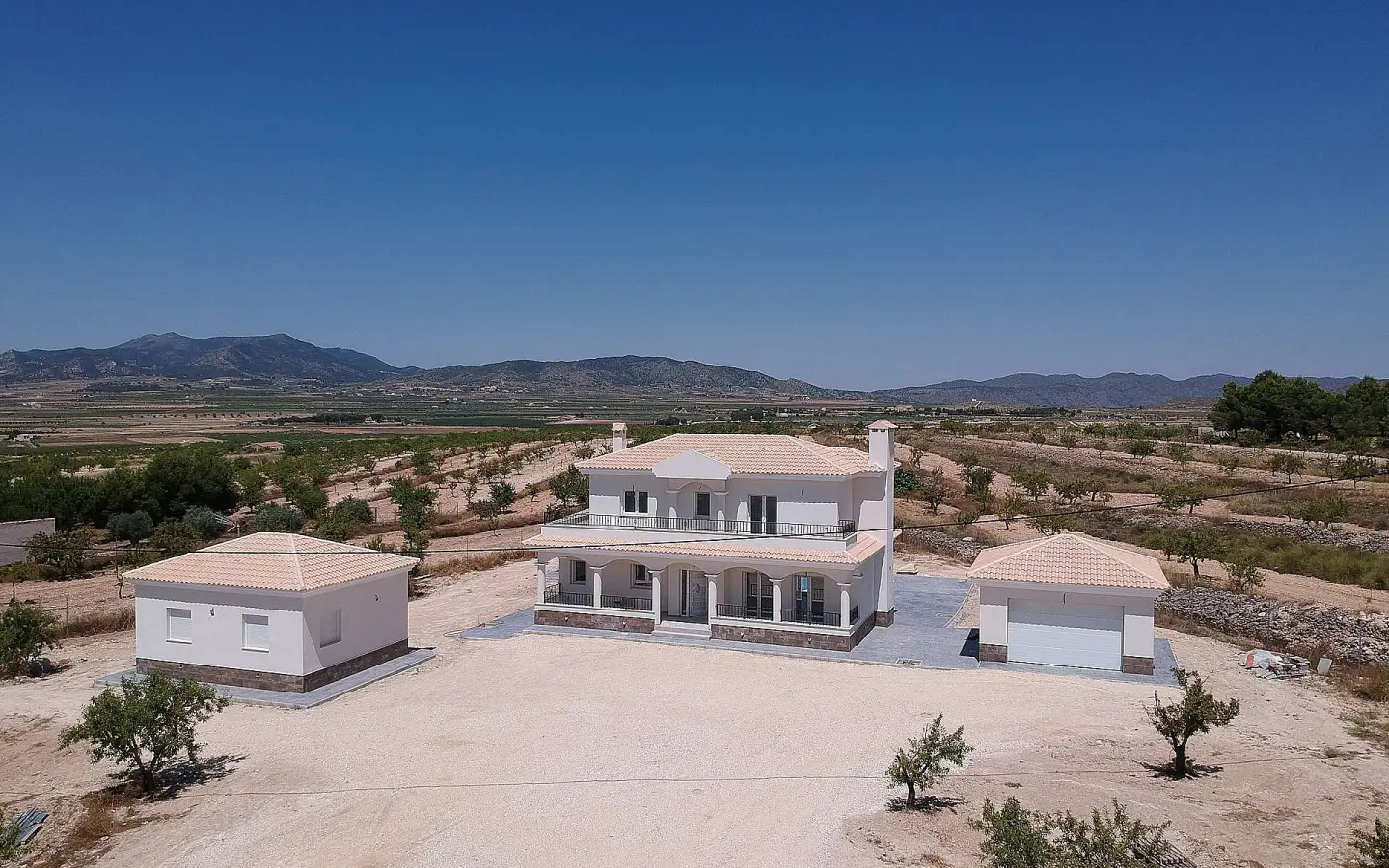 4-bedroom Detached Villa In Pinoso, Spain (195 M²)