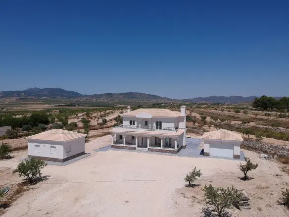 4-bedroom Detached Villa In Pinoso, Spain (195 M²)