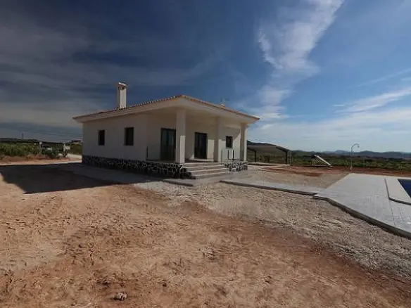 3-bedroom Detached Villa In Pinoso, Spain (120 M²)