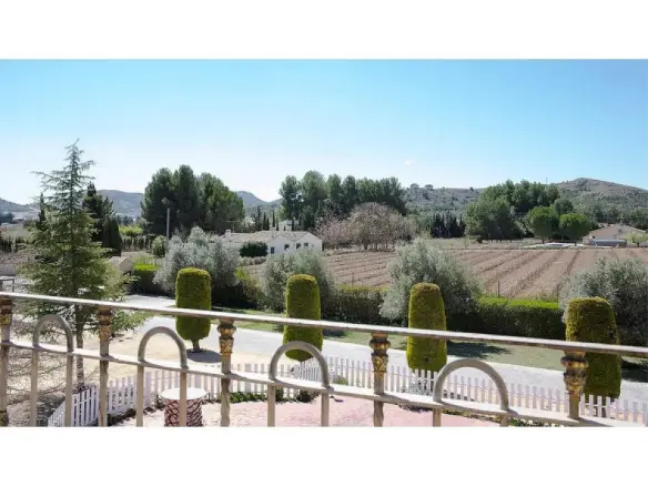6-bedroom Detached Villa In Yecla, Spain (714 M²)