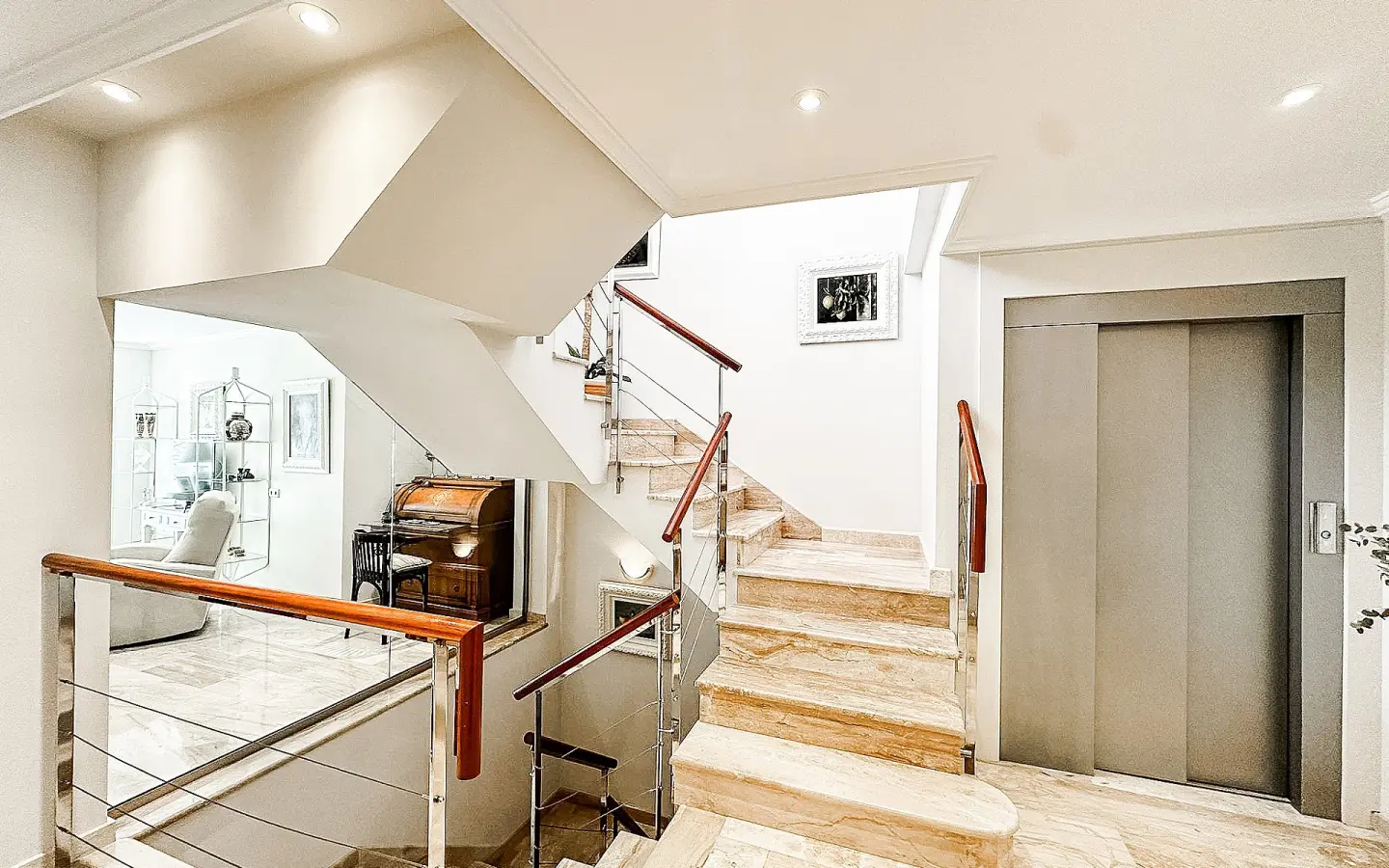 Townhouse 360 M² In Almansa, Spain