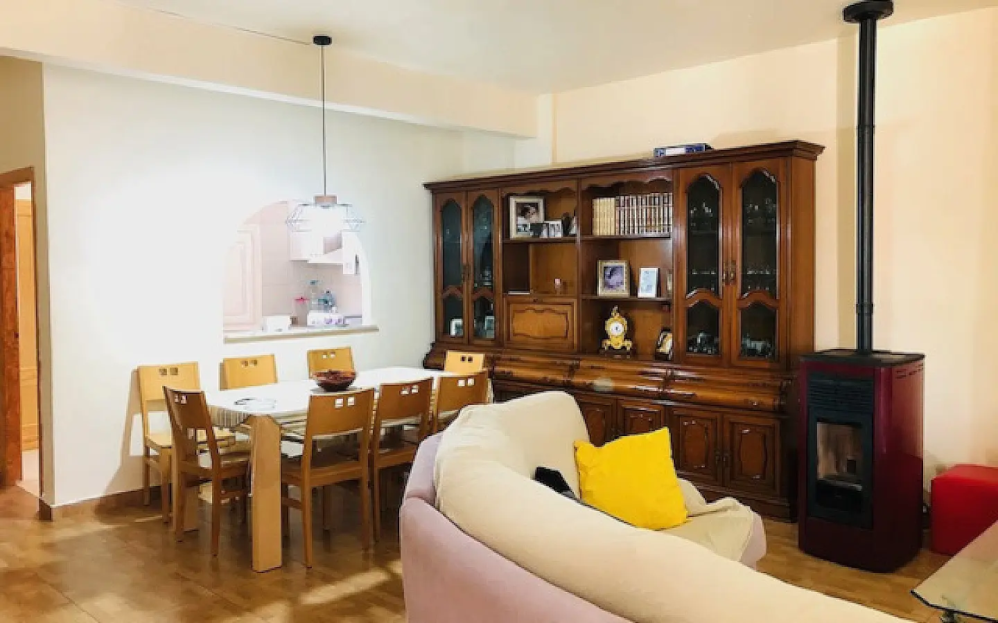 4-bedroom Country House In Yecla, Spain (145 M²)