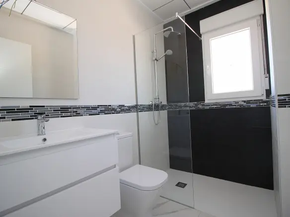 6-bedroom Detached Villa In Pinoso, Spain (245 M²)