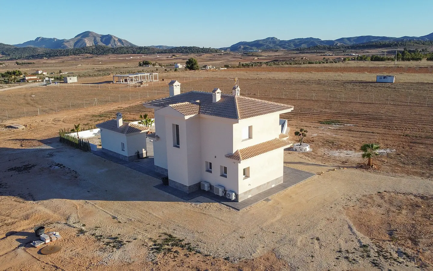 3-bedroom Detached Villa In Pinoso, Spain (150 M²)