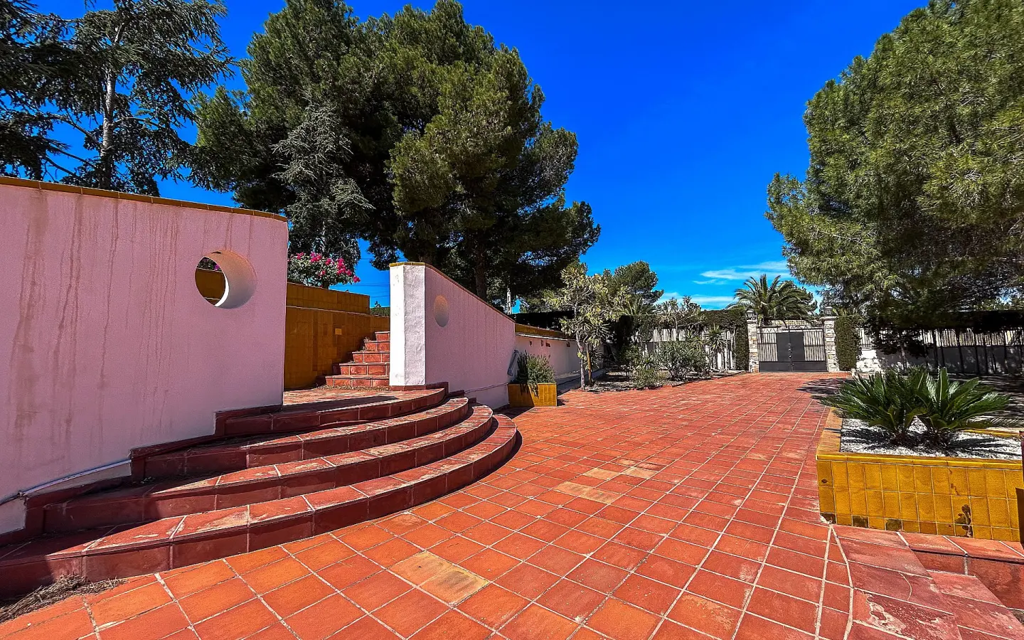 6-bedroom Detached Villa In Monovar, Spain (500 M²)