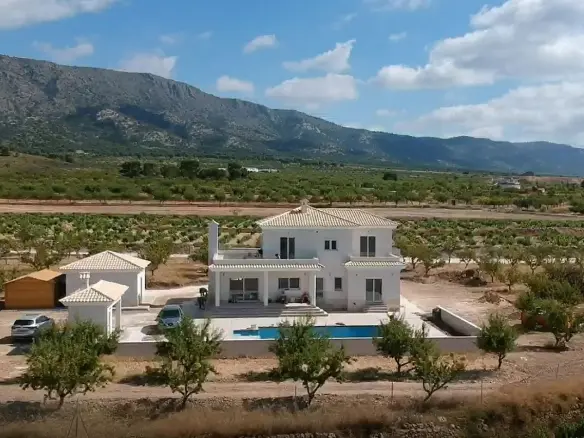 4-bedroom Detached Villa In Pinoso, Spain (220 M²)